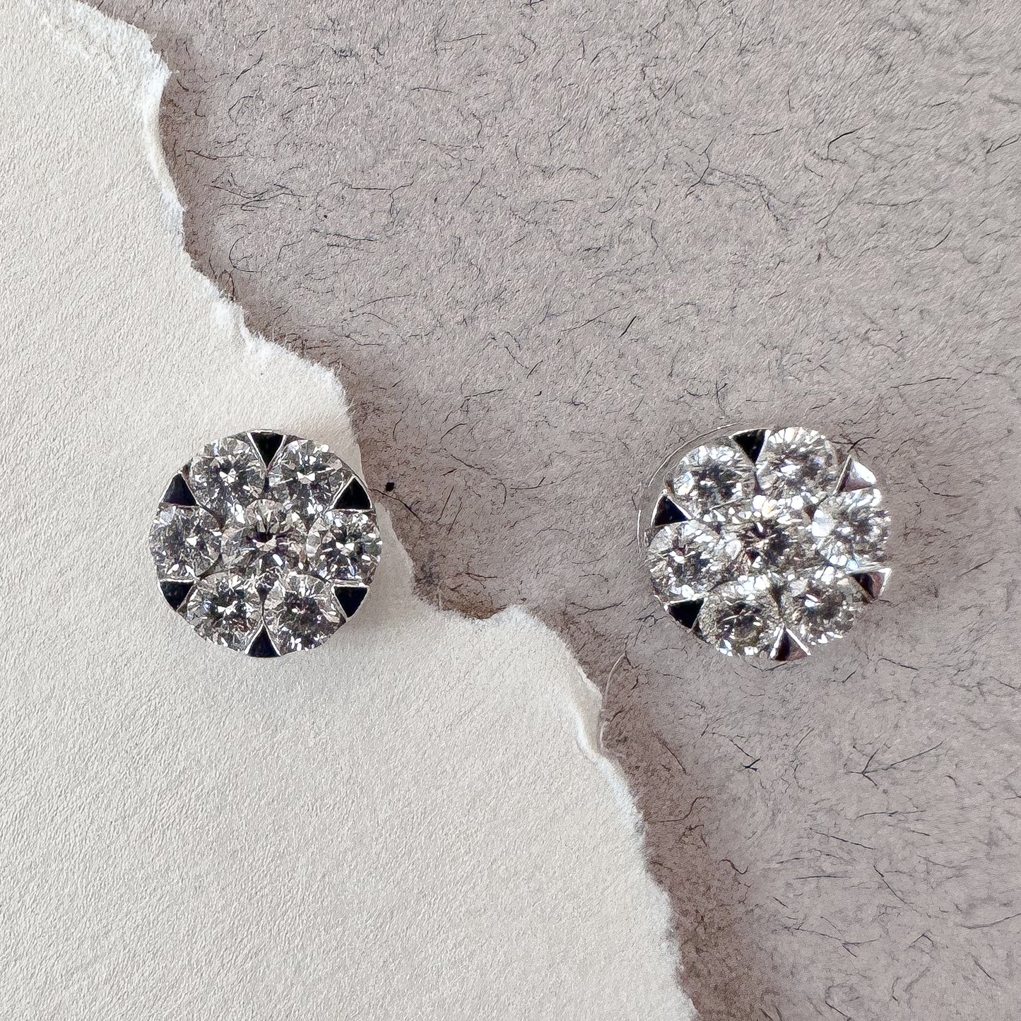 Round Diamond Studs