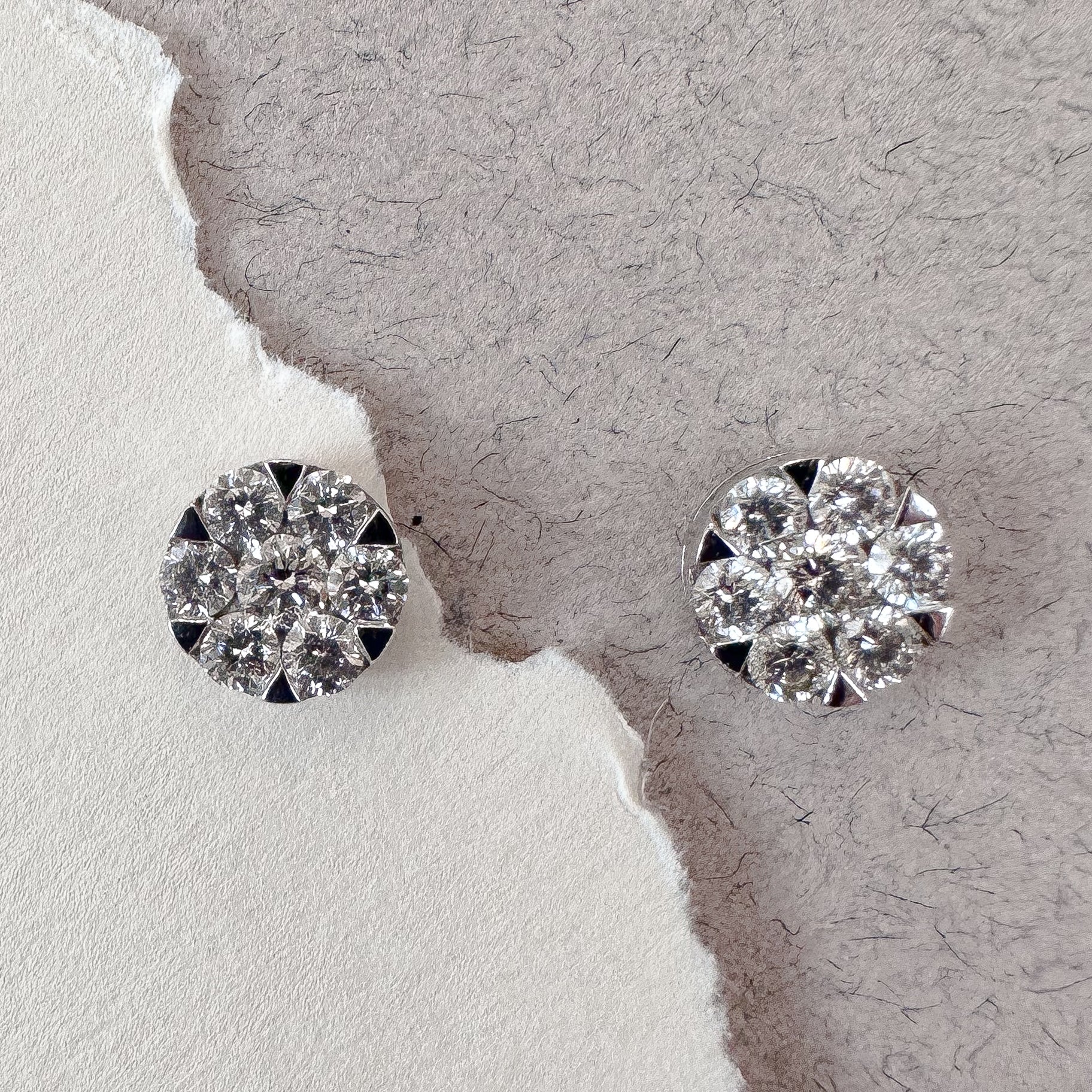 Round Diamond Studs