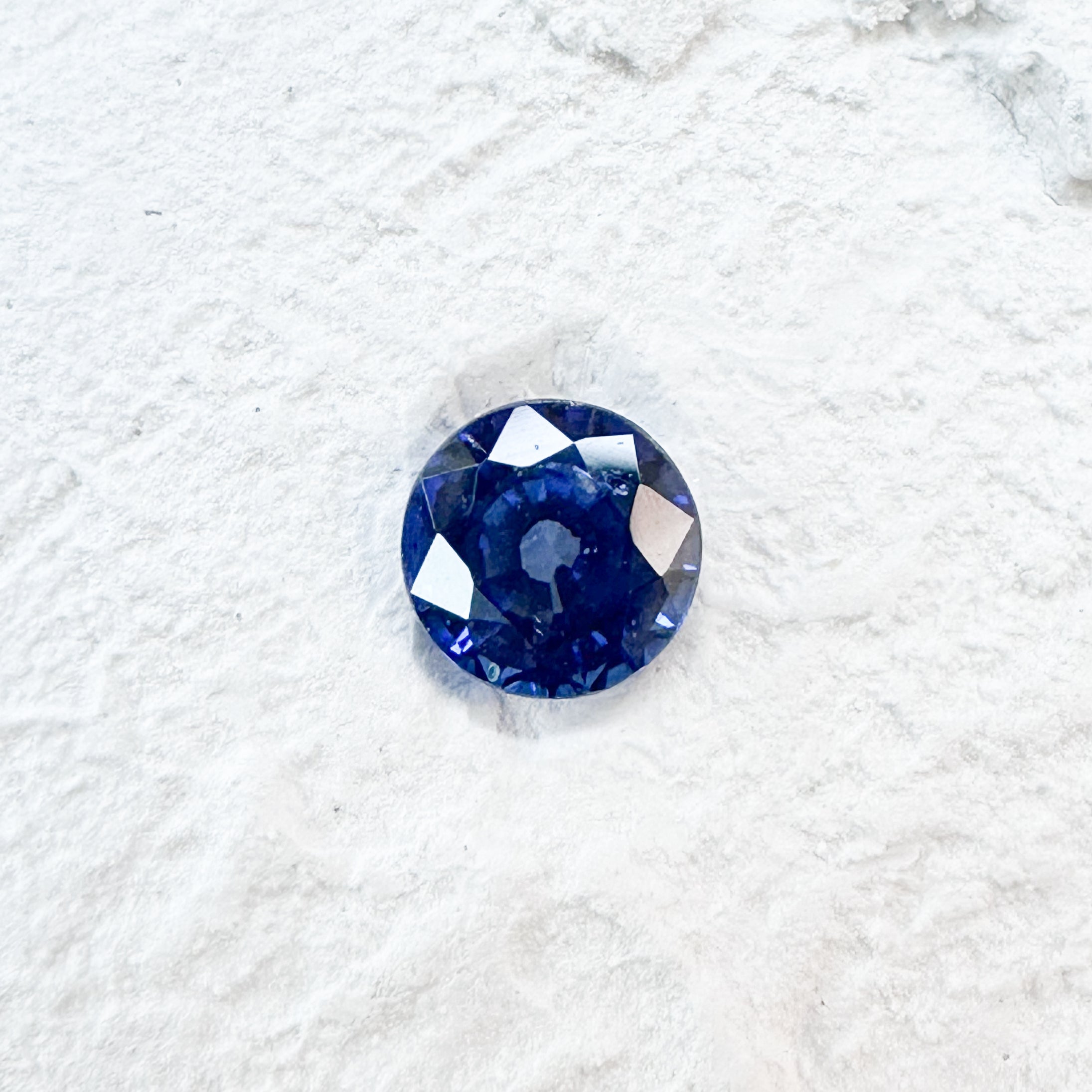 0.75ct Blue Sapphire (2400)